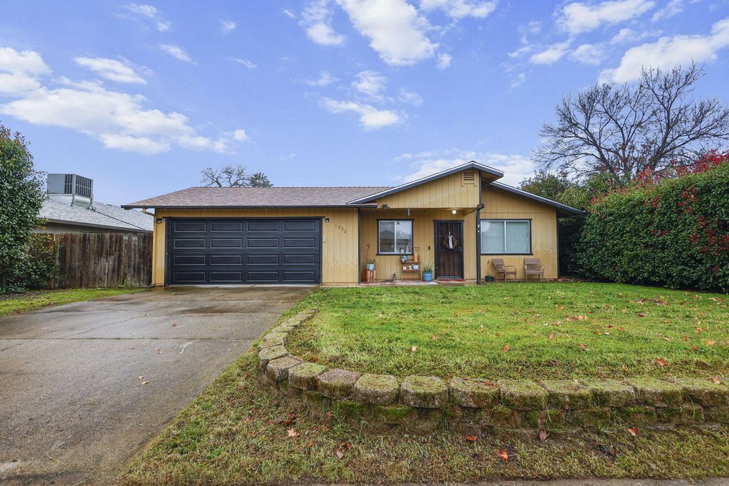 1220 Pershing Street, Redding, CA 96003