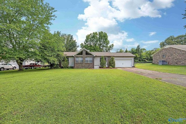1137 6th Avenue, Arab, AL 35016