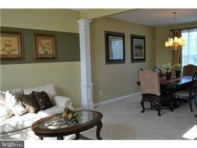 21 HUMMINGBIRD LN, Newark, DE 19711