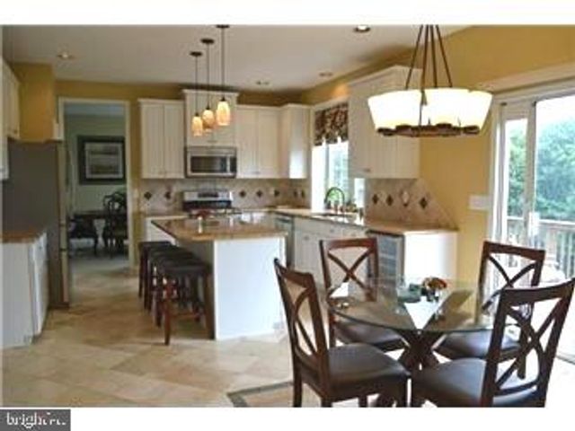 21 HUMMINGBIRD LN, Newark, DE 19711