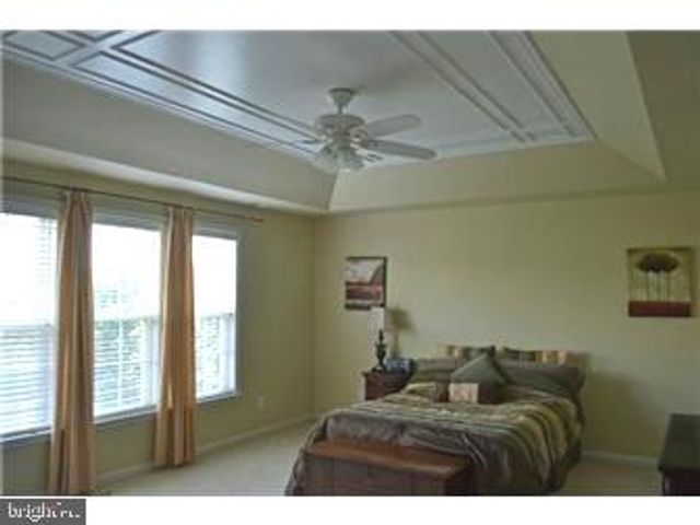 21 HUMMINGBIRD LN, Newark, DE 19711