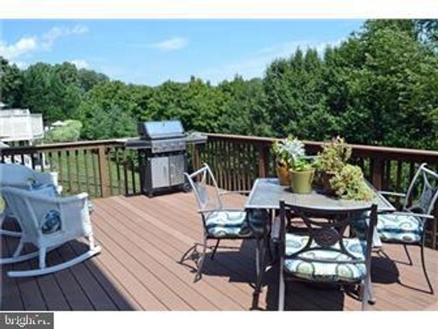 21 HUMMINGBIRD LN, Newark, DE 19711