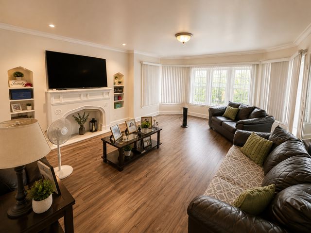 7414 S Chappel Avenue, Chicago, IL 60649