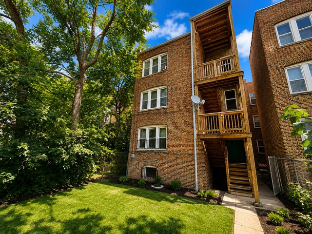 7414 S Chappel Avenue, Chicago, IL 60649