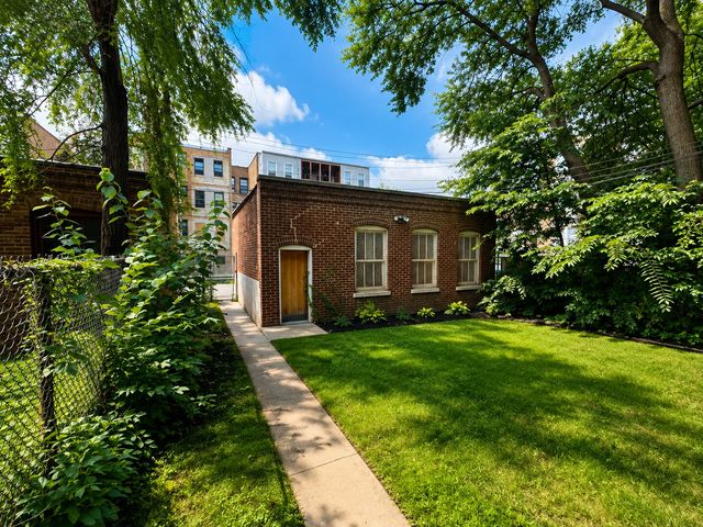 7414 S Chappel Avenue, Chicago, IL 60649