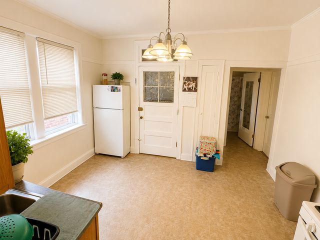 7414 S Chappel Avenue, Chicago, IL 60649