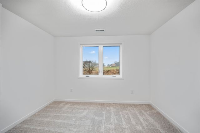 2367 N 10th Avenue E, Newton, IA 50208