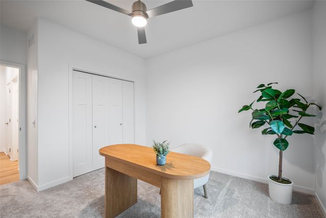 2367 N 10th Avenue E, Newton, IA 50208