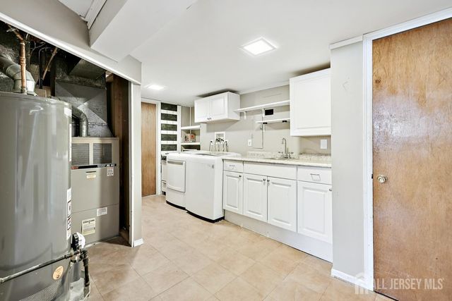 95 J F Kennedy Drive, Milltown, NJ 08850