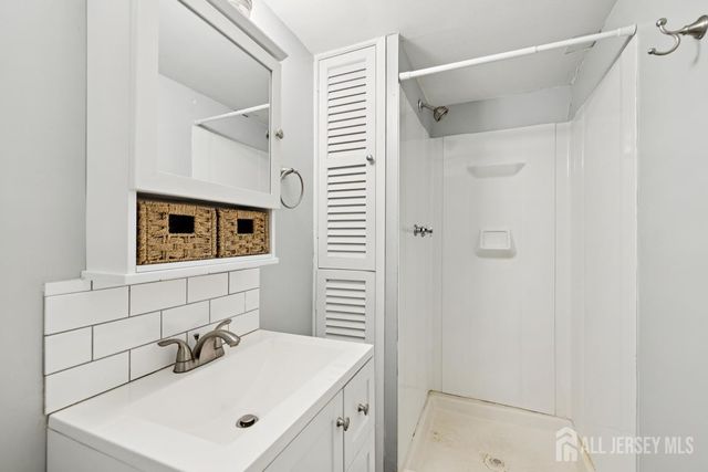 95 J F Kennedy Drive, Milltown, NJ 08850