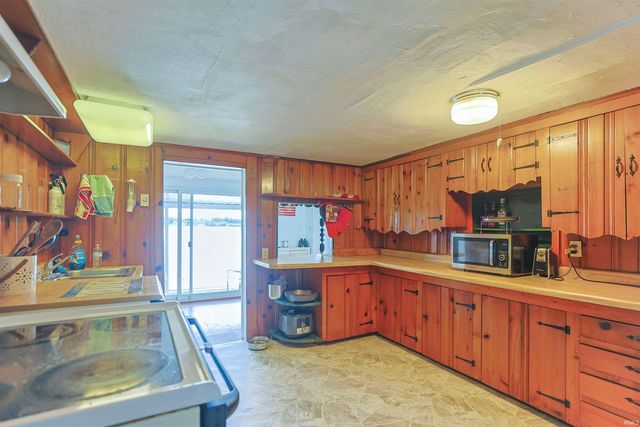 10624 Jefferson Road, Osceola, IN 46561