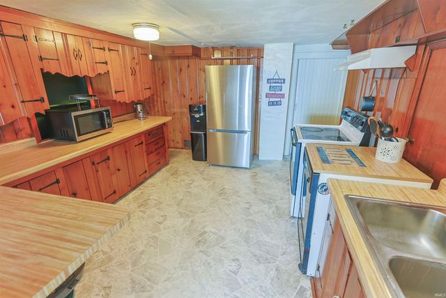 10624 Jefferson Road, Osceola, IN 46561