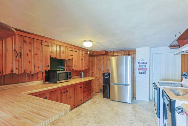 10624 Jefferson Road, Osceola, IN 46561