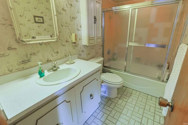 10624 Jefferson Road, Osceola, IN 46561