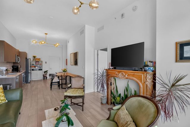 1600 SW 1ST Avenue 413, Miami, FL 33129