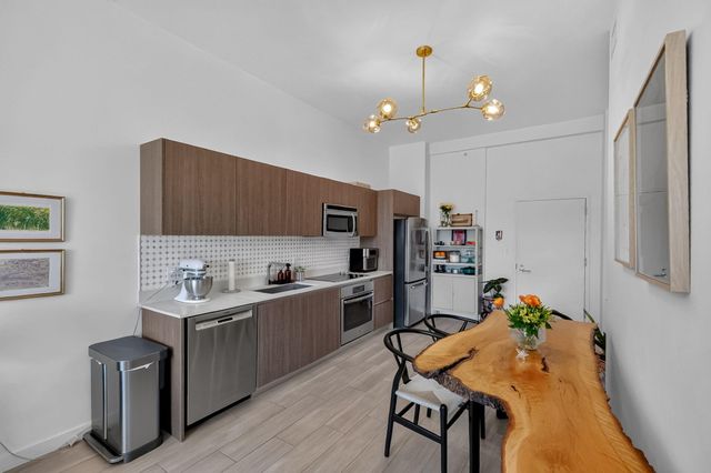 1600 SW 1ST Avenue 413, Miami, FL 33129