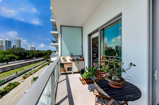 1600 SW 1ST Avenue 413, Miami, FL 33129