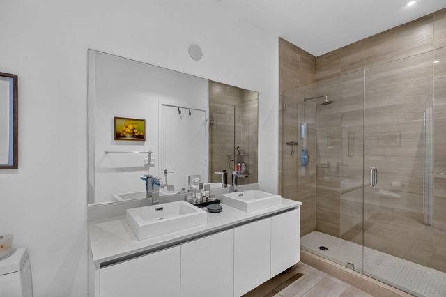 1600 SW 1ST Avenue 413, Miami, FL 33129