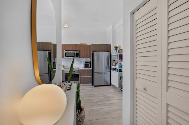 1600 SW 1ST Avenue 413, Miami, FL 33129