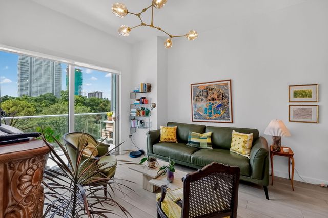 1600 SW 1ST Avenue 413, Miami, FL 33129