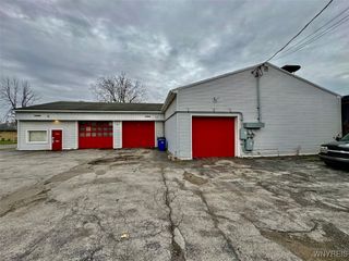 2085 Clinton Street, West Seneca, NY 14206