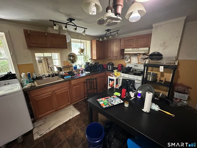 461 North Walnut Street, Waterbury, CT 06704