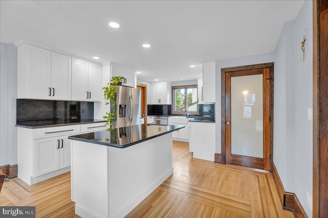 20 N FERNWOOD AVE, Pitman, NJ 08071