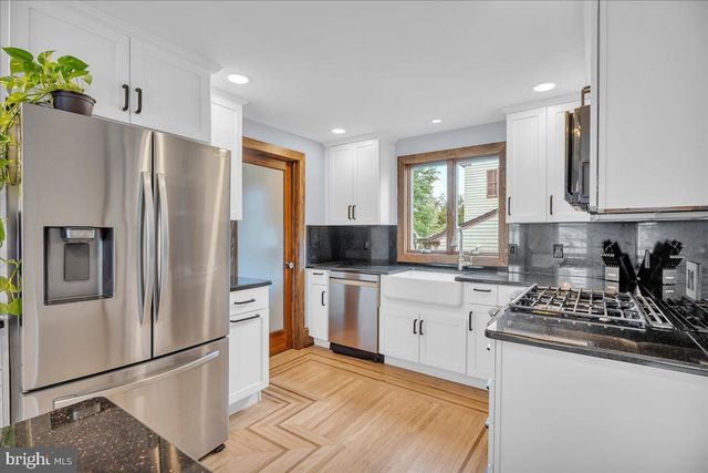 20 N FERNWOOD AVE, Pitman, NJ 08071
