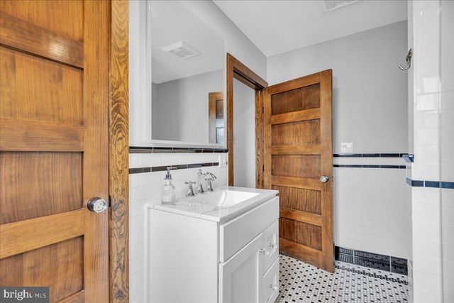 20 N FERNWOOD AVE, Pitman, NJ 08071