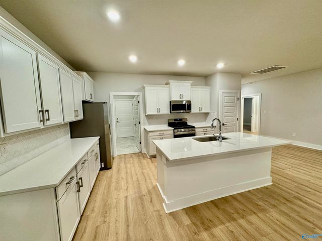467 Raleigh Elm Drive, Huntsville, AL 35824