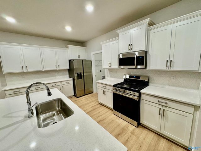 467 Raleigh Elm Drive, Huntsville, AL 35824