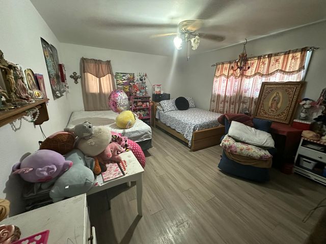 1300 Holliday Street, Plainview, TX 79072