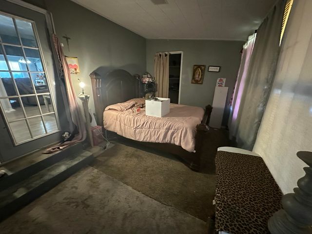 1300 Holliday Street, Plainview, TX 79072