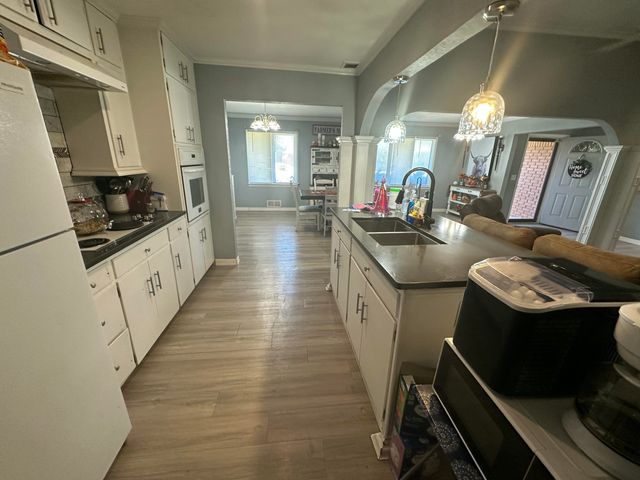 1300 Holliday Street, Plainview, TX 79072