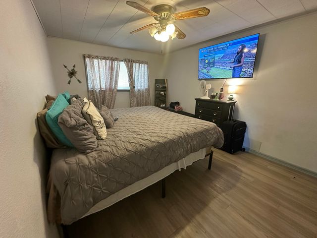 1300 Holliday Street, Plainview, TX 79072