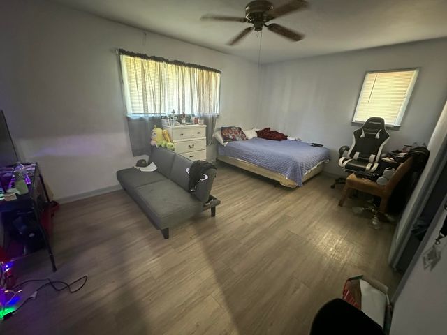 1300 Holliday Street, Plainview, TX 79072