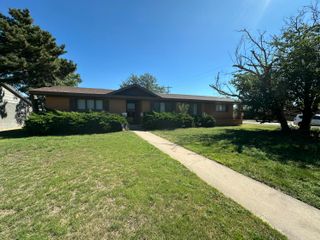 1300 Holliday Street, Plainview, TX 79072