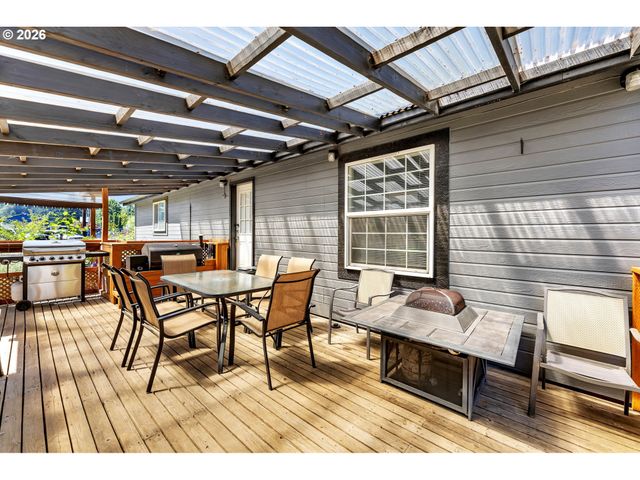 52 ESTABROOK Rd, Carson, WA 98610