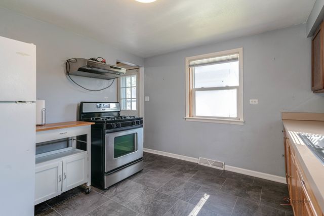 3112 16th Street, North Chicago, IL 60064
