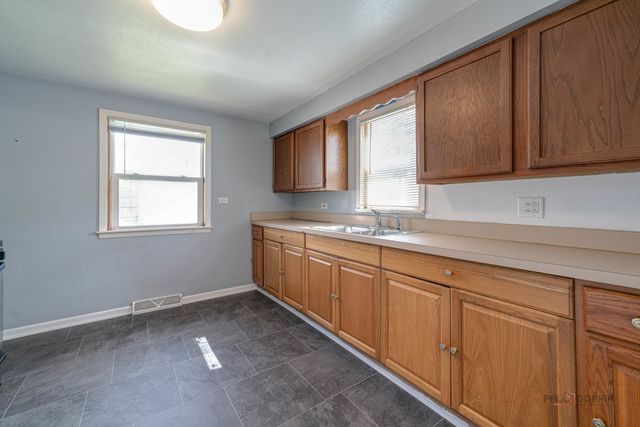 3112 16th Street, North Chicago, IL 60064