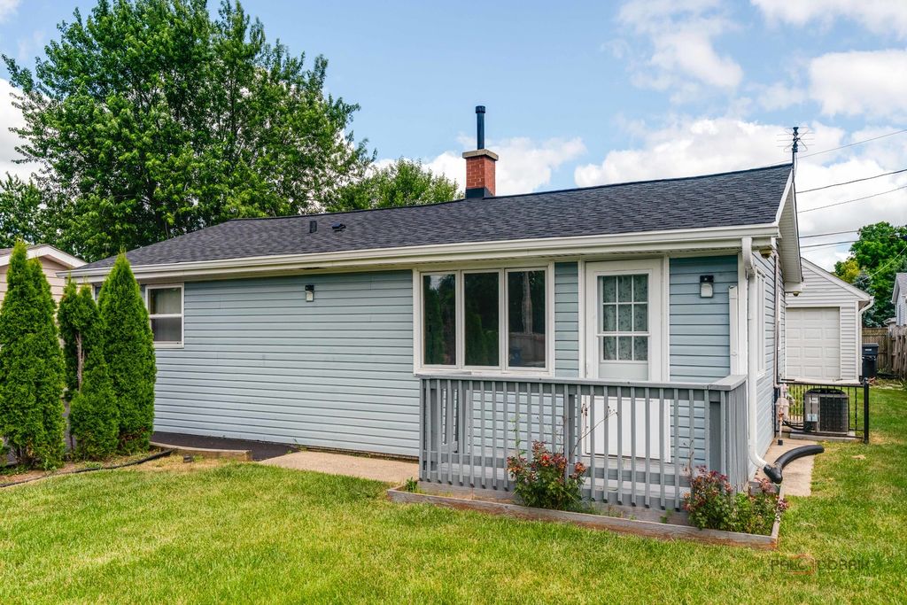3112 16th Street, North Chicago, IL 60064
