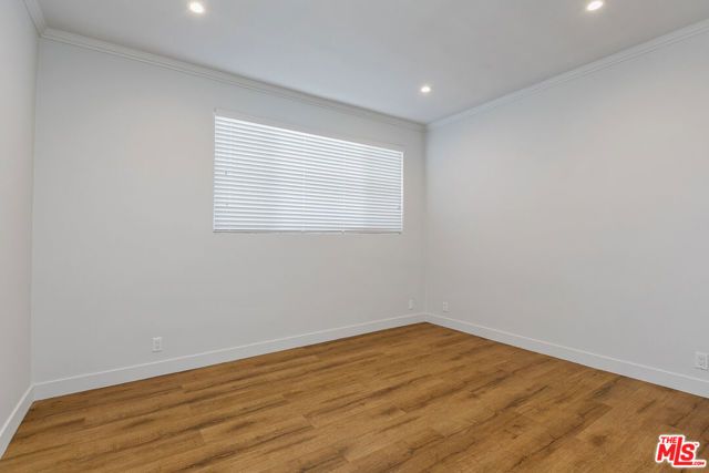 12320 MONTANA Avenue 201, Los Angeles, CA 90049