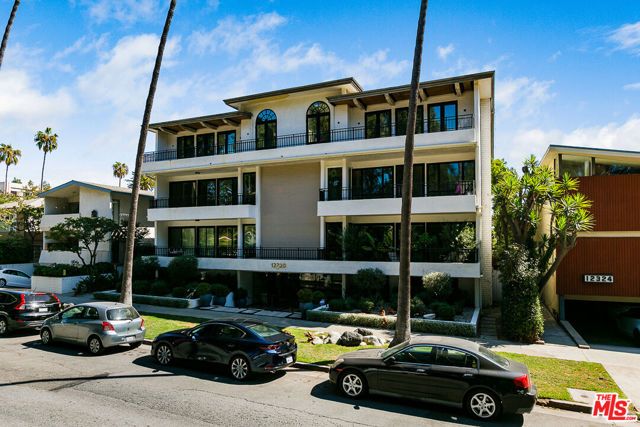12320 MONTANA Avenue 201, Los Angeles, CA 90049