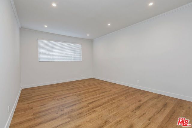 12320 MONTANA Avenue 201, Los Angeles, CA 90049