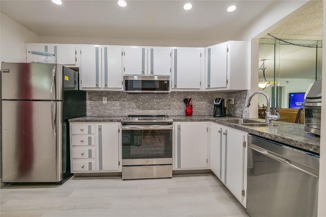 3930 Inverrary Boulevard 407-D, Lauderhill, FL 33319