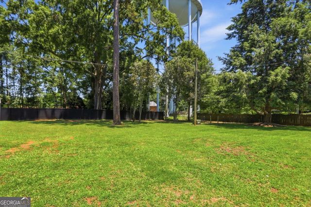 10 Woodlawn Avenue, Hampton, GA 30228