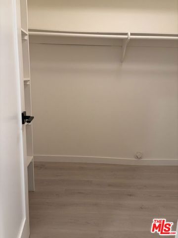 23635 Park Capri 30, Calabasas, CA 91302