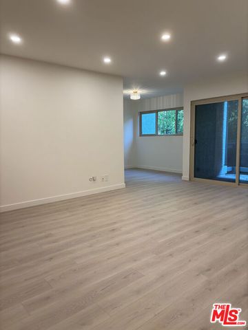 23635 Park Capri 30, Calabasas, CA 91302