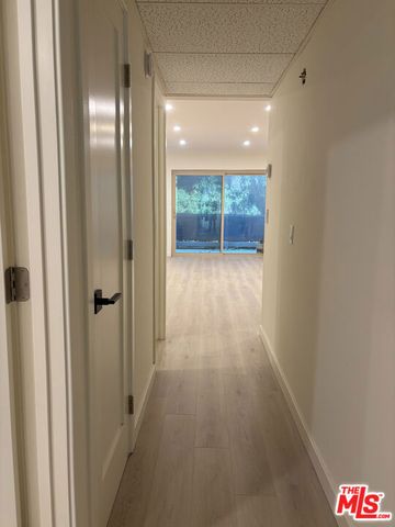 23635 Park Capri 30, Calabasas, CA 91302