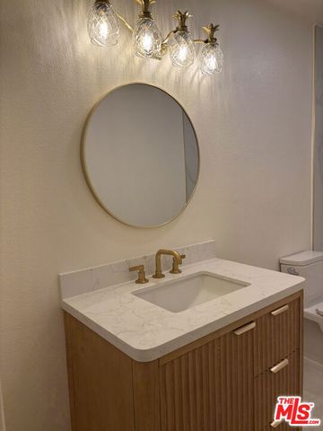 23635 Park Capri 30, Calabasas, CA 91302